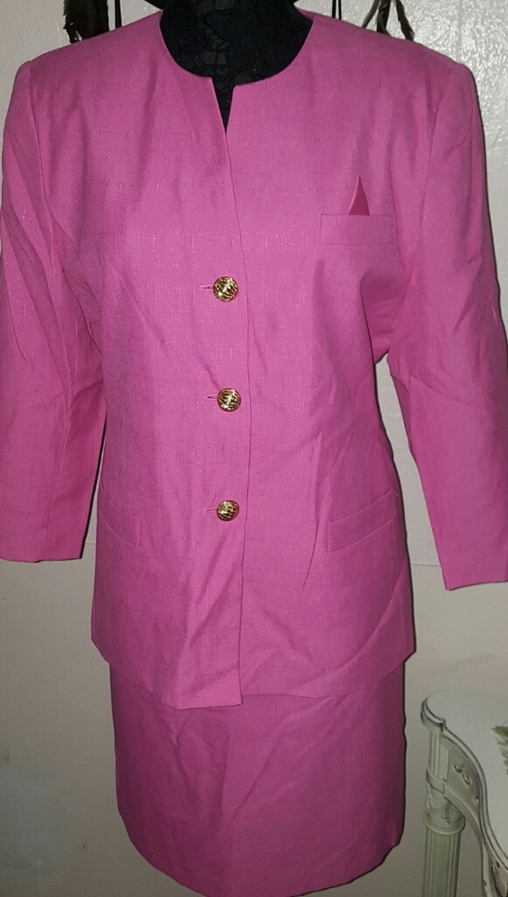 Executive Collection Vintage Pink Skirt Suit Set
